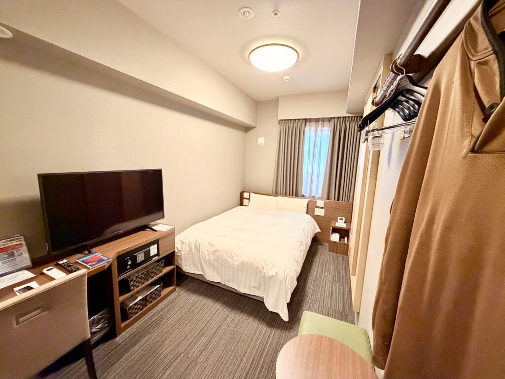 ドーミーイン東京八丁堀のダブルベッド