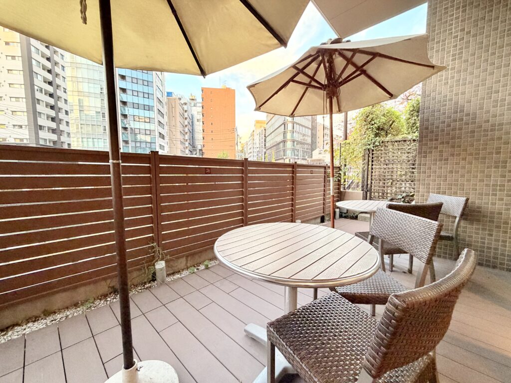 ドーミーイン東京八丁堀 旅籠(はたご)のテラス席