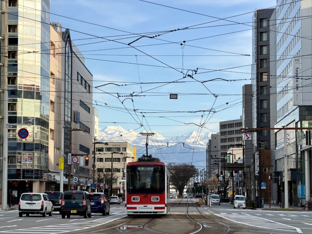 富山市内と立山連邦