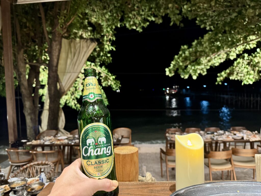 サムイ島 Sabienglae (サビアンレー) バンラックビーチ店 夜の様子