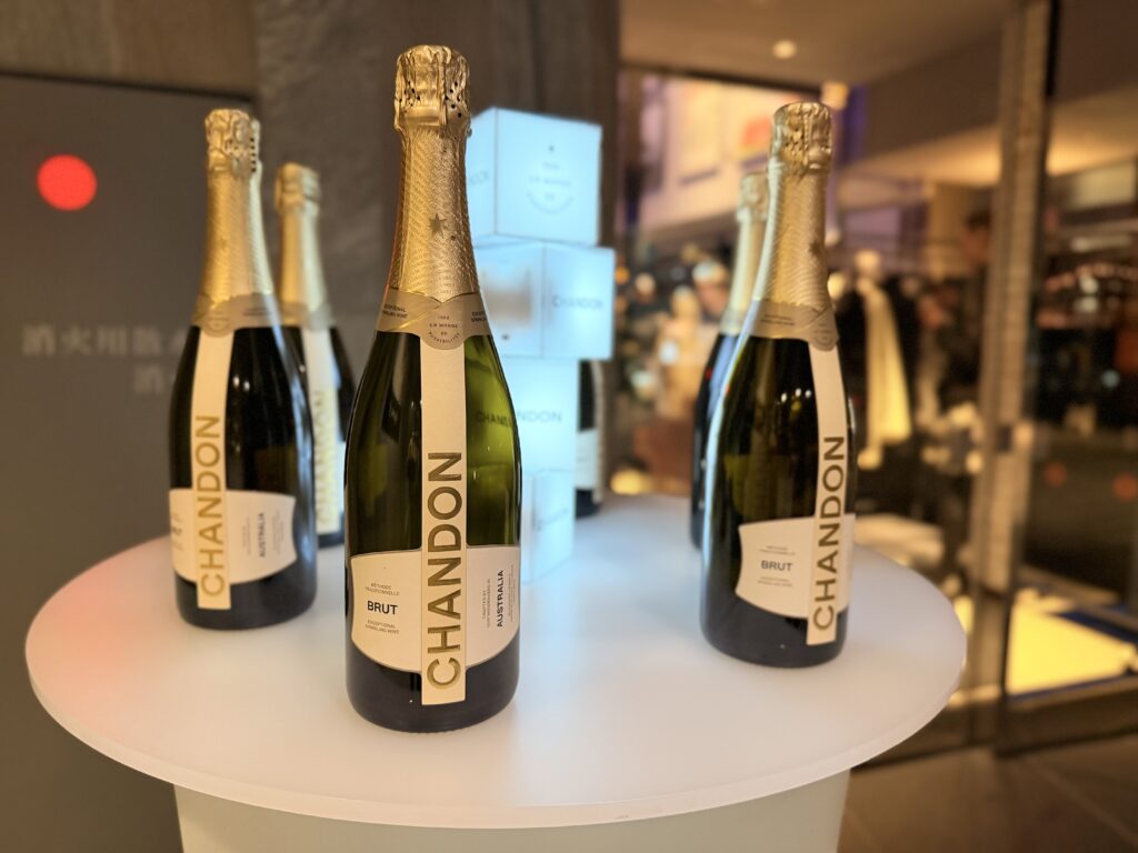 ダブルツリーbyヒルトン東京有明 カウントダウンパーティーで飲むスパークリング