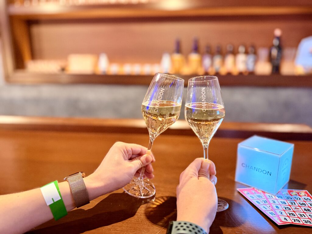 ダブルツリーbyヒルトン東京有明 カウントダウンパーティーで飲むスパークリング