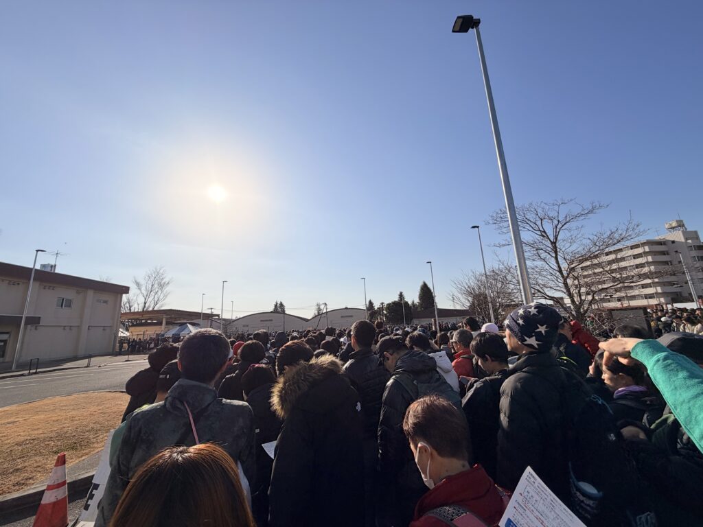 フロストバイトロードレース 横田基地内への入場列