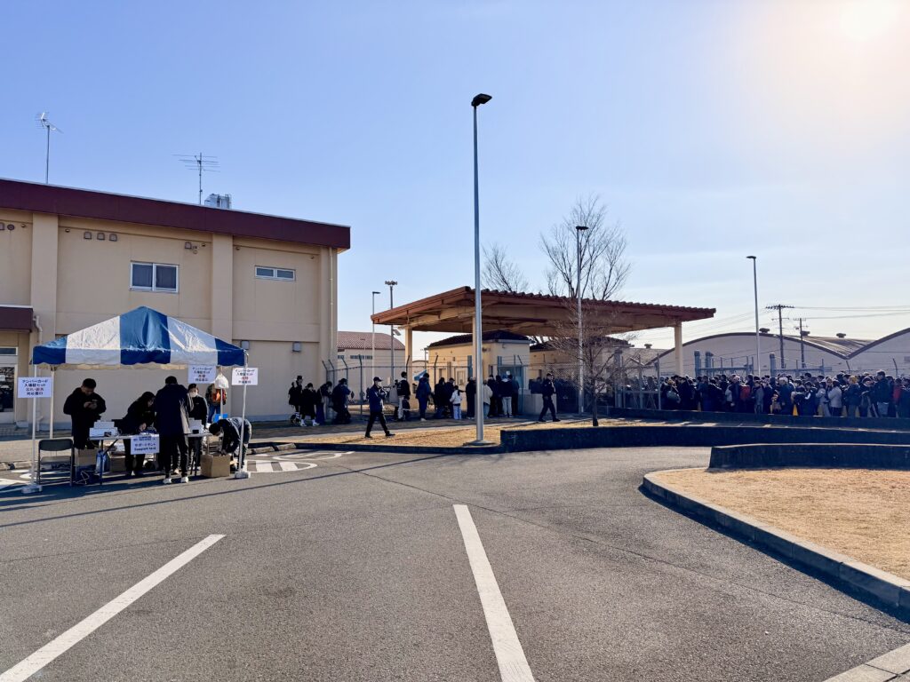 フロストバイトロードレース 横田基地内への入場列