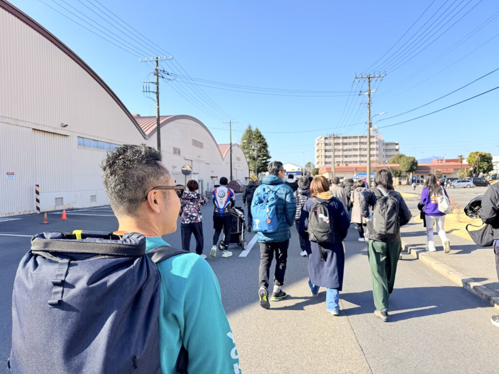 フロストバイトロードレース 横田基地内をスタート地点まで移動