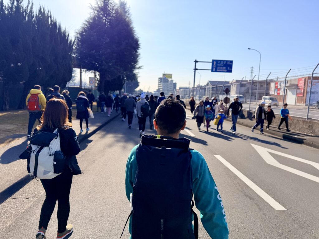 フロストバイトロードレース 横田基地内をスタート地点まで移動