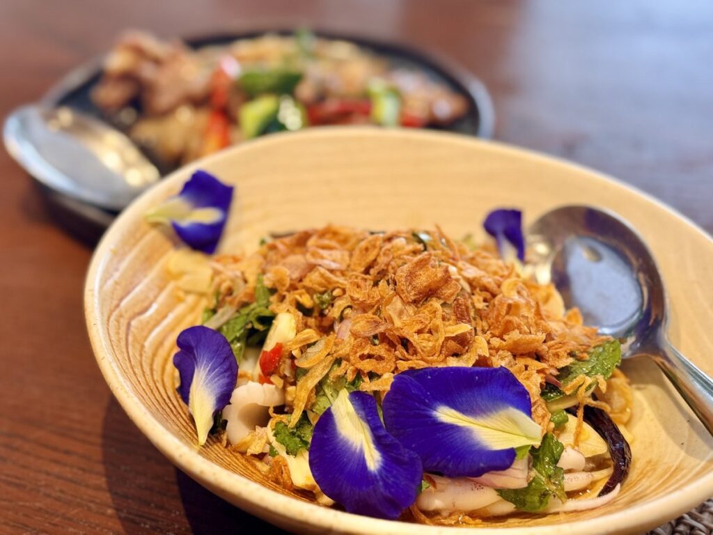 サムイ島 Sabienglae (サビアンレー) 海鮮スパイシーサラダ