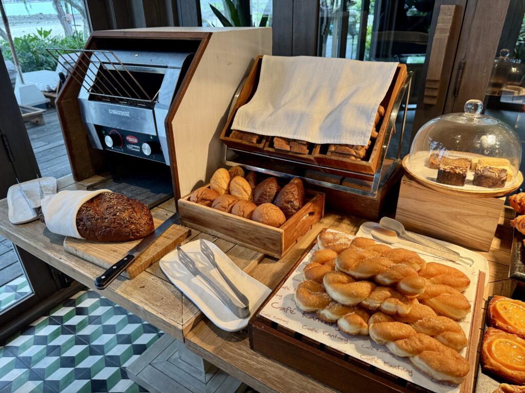 ケープファーンホテル 朝食ビュッフェ パンコーナー