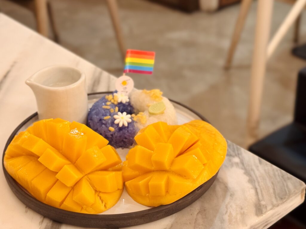 make me mango(メイクミーマンゴー) カオニャオマムアン(Mango sticky rice)