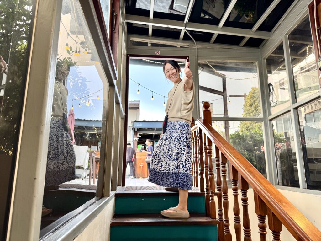 Chom Arun（チョムアルン）のルーフトップへの階段