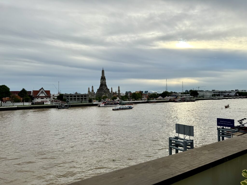 Chom Arun（チョムアルン）のルーフトップからの景色 ワットアルン