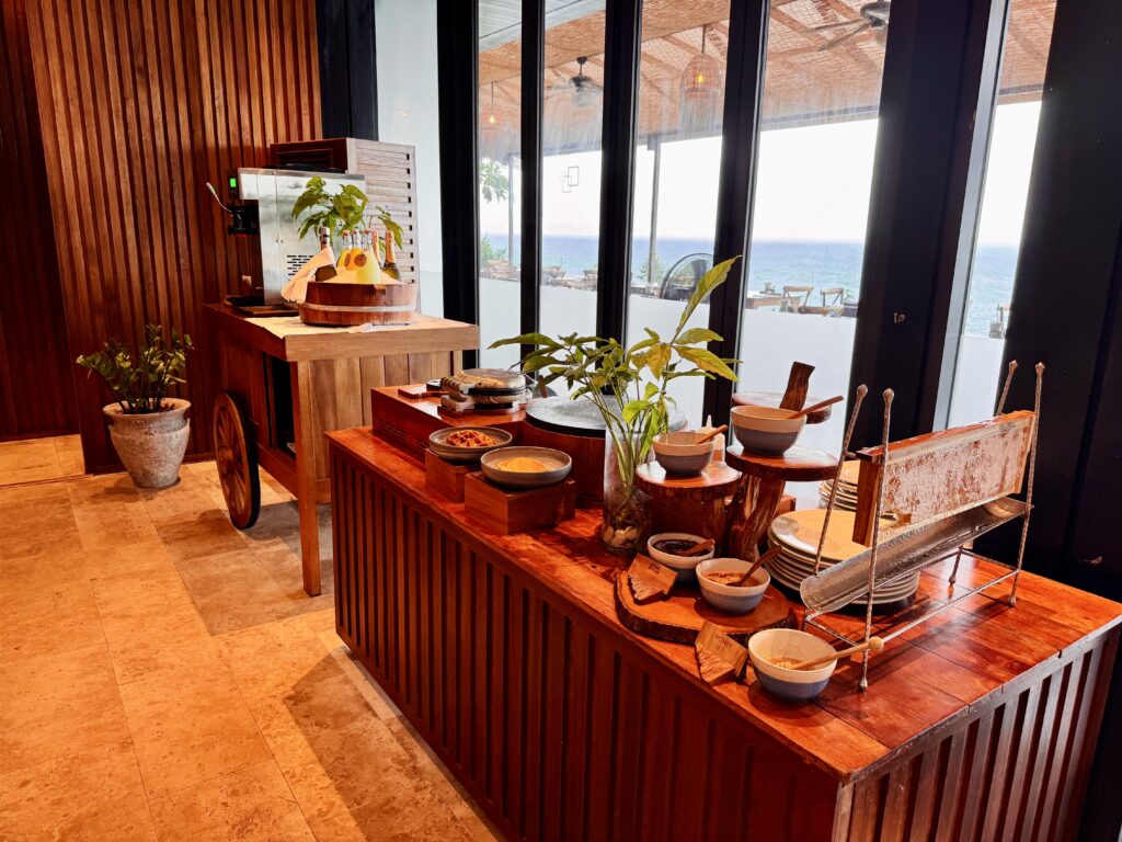 コンラッドコサムイ 朝食 パンケーキ＆ワッフルコーナー