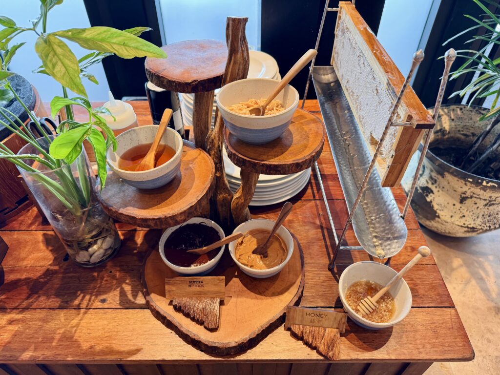 コンラッドコサムイ 朝食 パンケーキ＆ワッフルコーナー