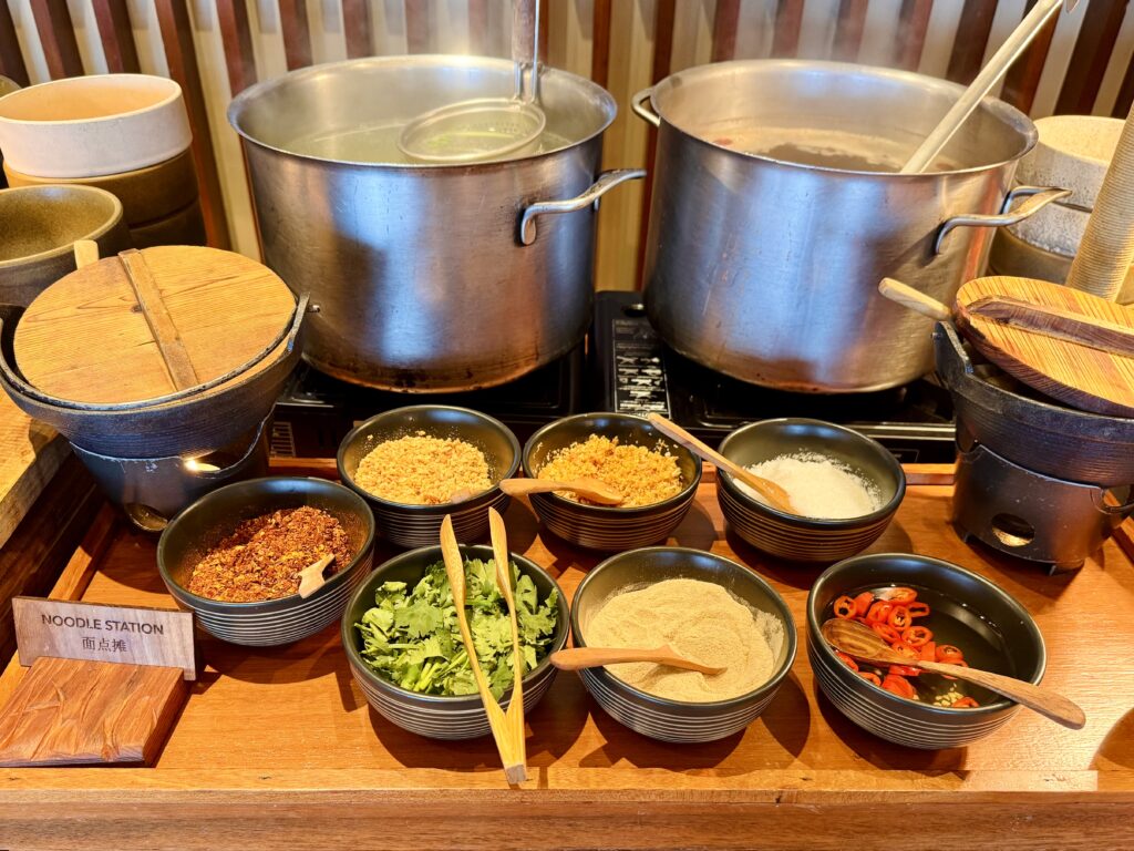 コンラッド コ サムイ 朝食 ヌードルステーション