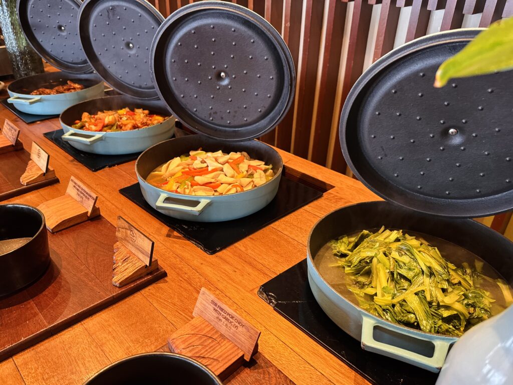 コンラッドコサムイ 朝食 ブッフェメニュー