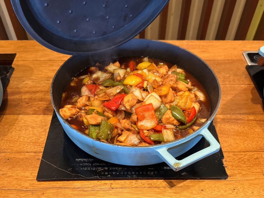 コンラッド コ サムイ 朝食 鶏肉のオイスター炒め