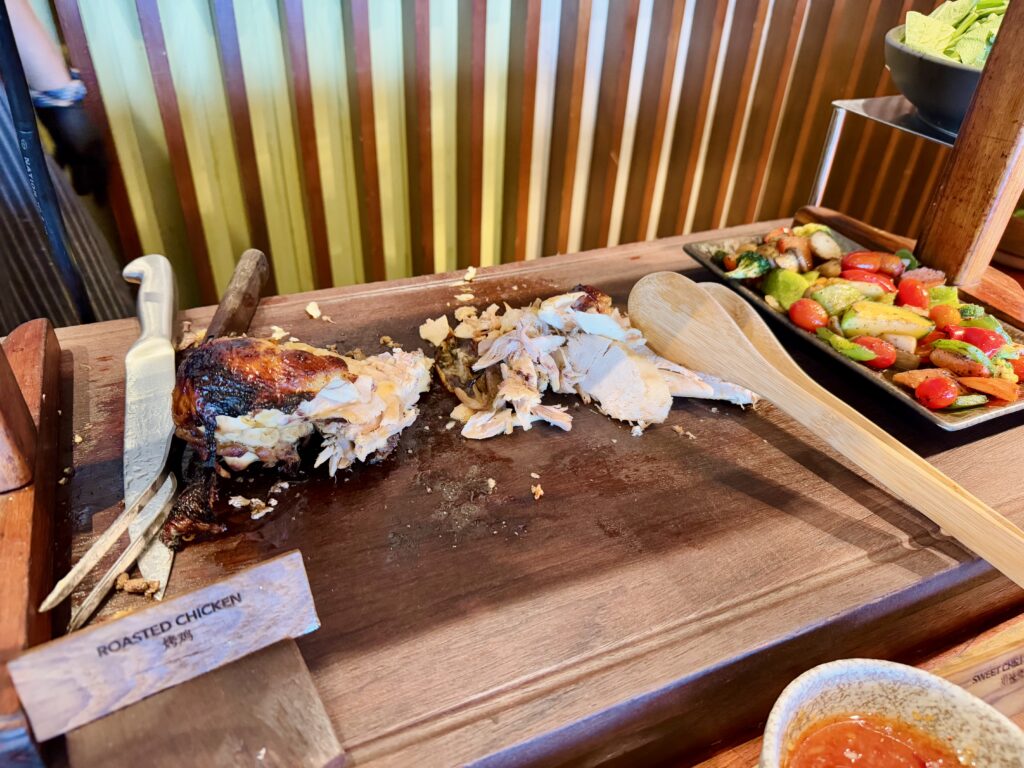 コンラッド コ サムイ 朝食 ローストチキン