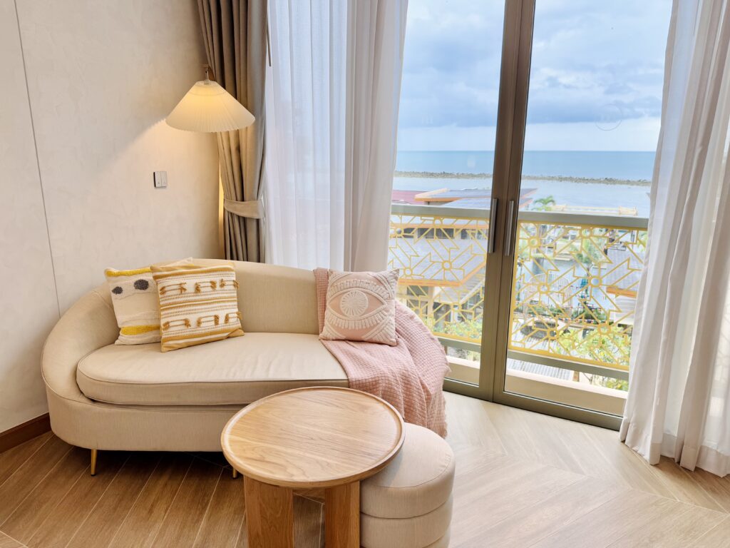 サムイ島 マラスカサムイ(SLH)窓側のソファセット