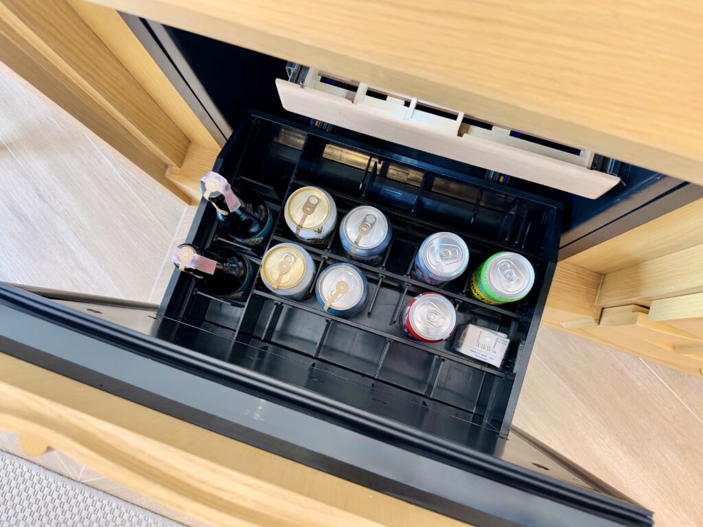 マラスカサムイ(SLH)ミニバーの様子