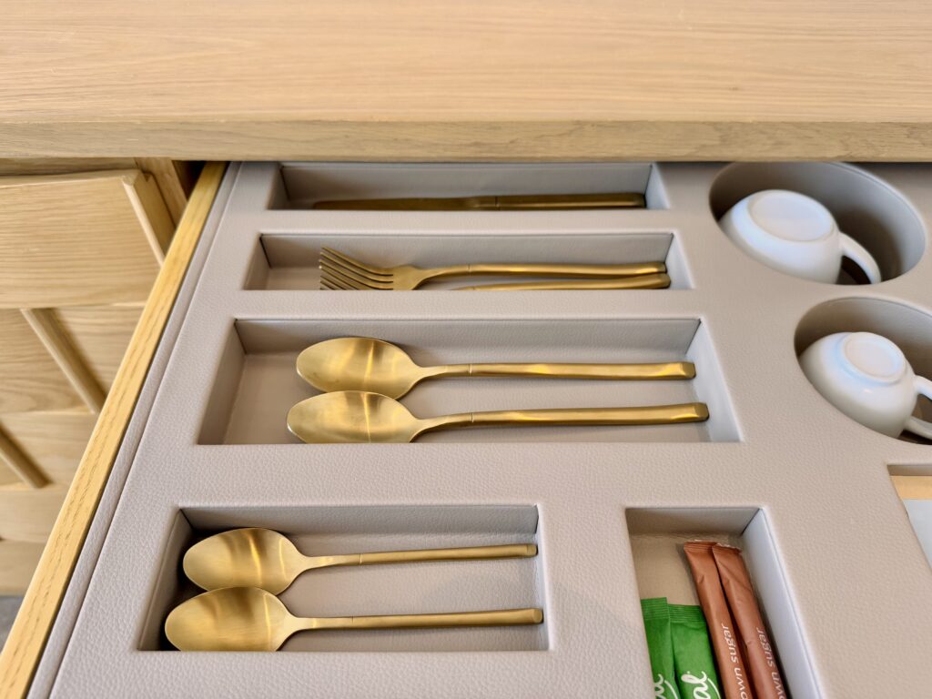 マラスカサムイ（SLH）ミニバーの様子