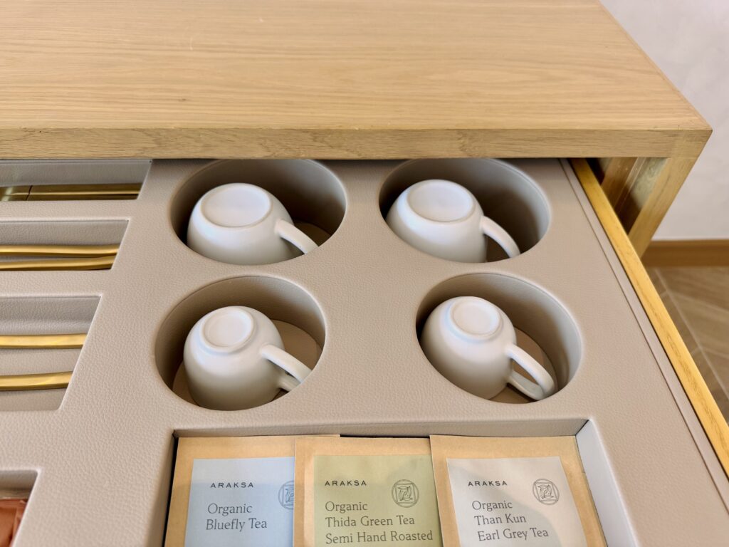 マラスカサムイ（SLH）ミニバーの様子