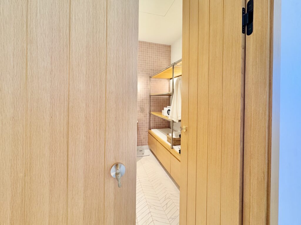 マラスカサムイ(SLH)ウェットエリア&クローゼット入口