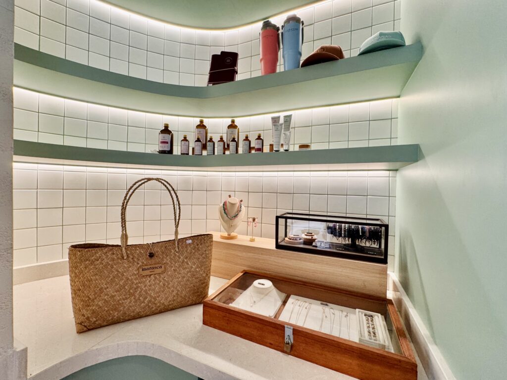 マラスカサムイ(SLH)パントリーにて