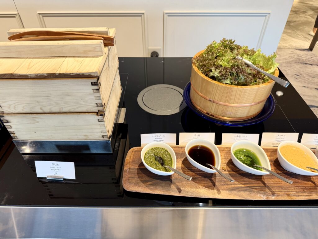 名古屋観光ホテル エスパシオラウンジ 蒸し鶏とソース