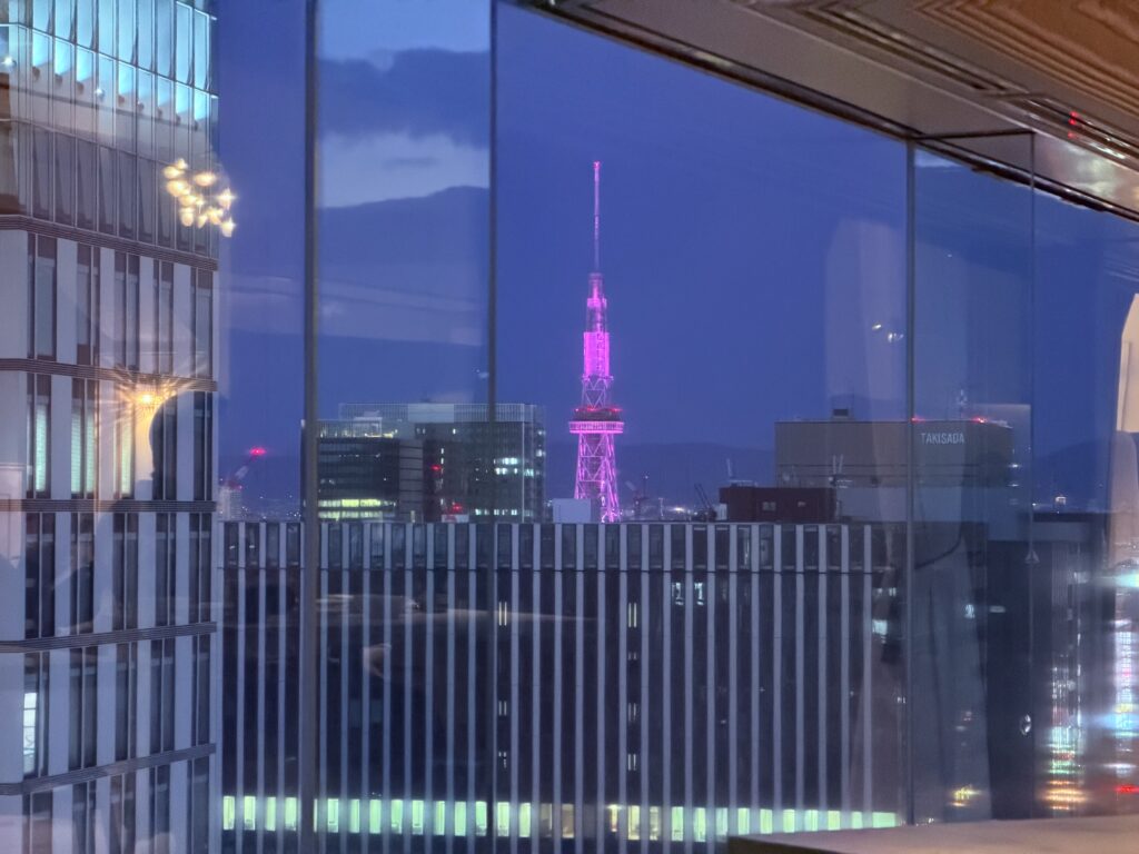 ライトアップされた中部電力MIRAI TOWER