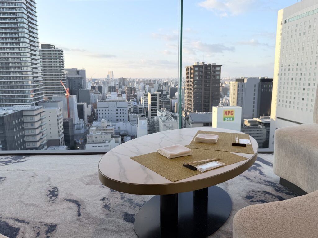 名古屋観光ホテル エスパシオラウンジ ローテブル