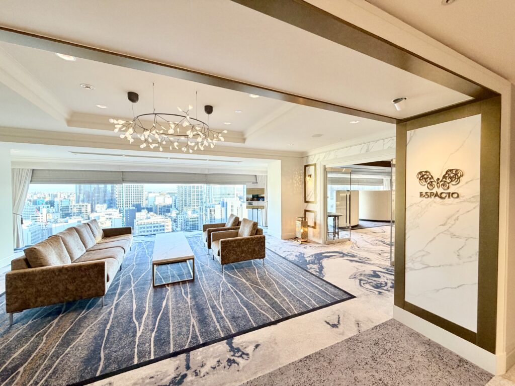 名古屋観光ホテル エスパシオラウンジのエントランスの様子