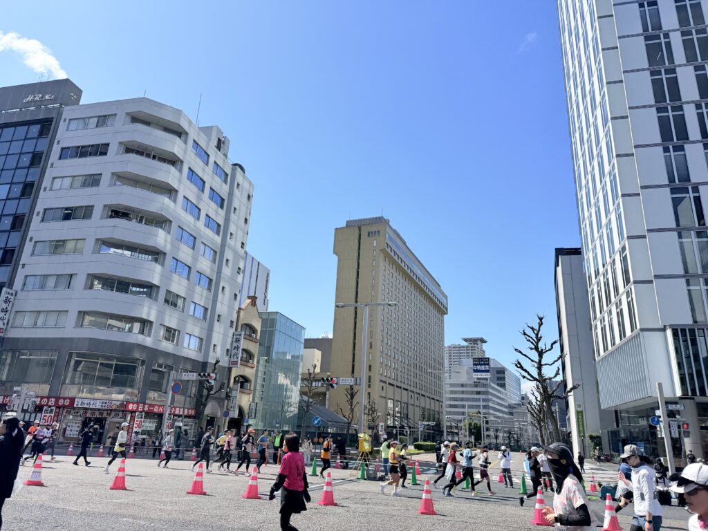 名古屋シティマラソン 名古屋観光ホテルを通過