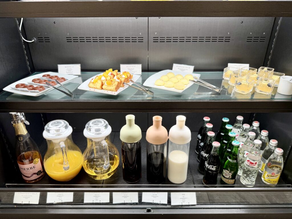 名古屋観光ホテル エスパシオラウンジ アフタヌーンティのチョコやパウンドケーキ