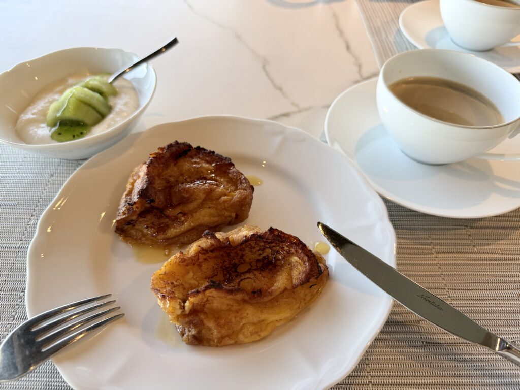 名古屋観光ホテル エスパシオラウンジ 朝食でたべたフレンチトースト