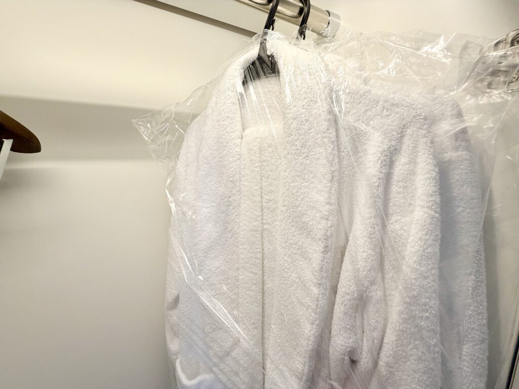 名古屋観光ホテル エスパシオ（SLH）客室 バスローブ