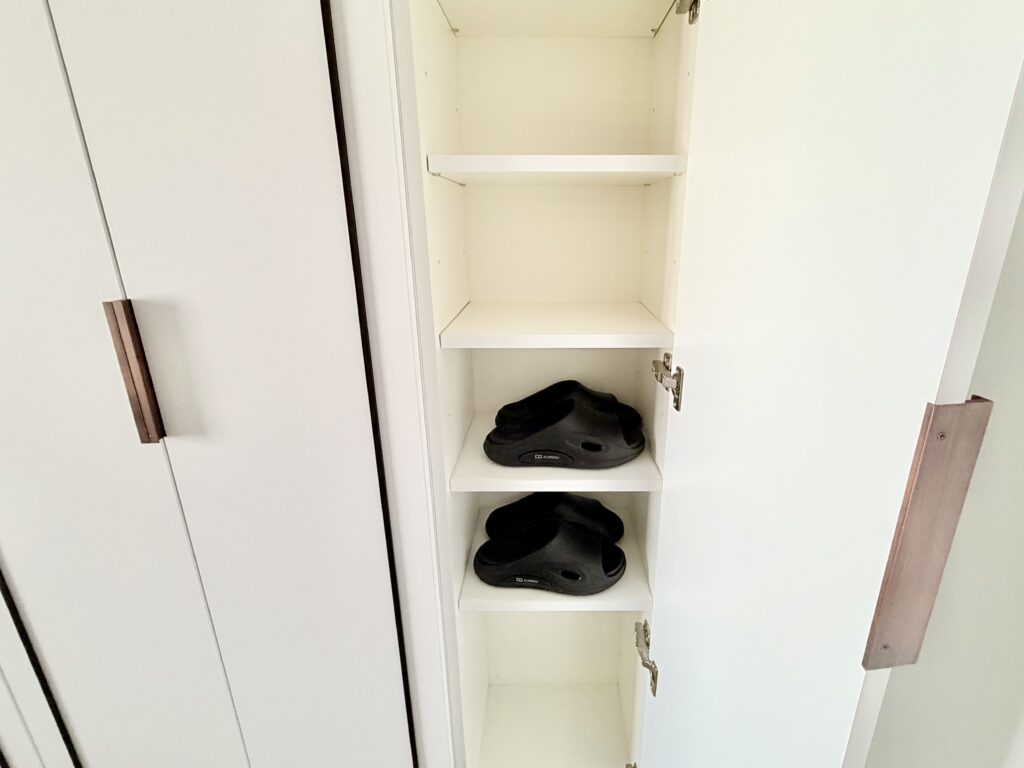 名古屋観光ホテル エスパシオ（SLH）客室 入口近くの棚