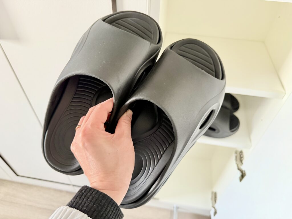 名古屋観光ホテル エスパシオ(SLH)客室 ジムなどの移動用サンダル