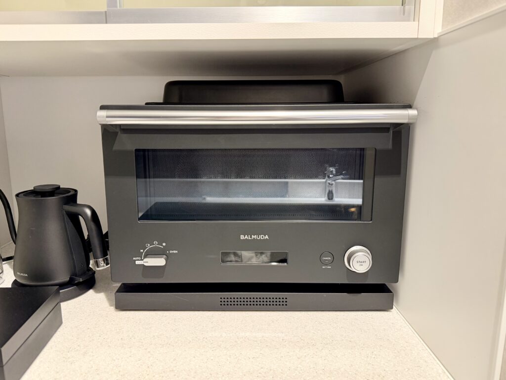 名古屋観光ホテル エスパシオ(SLH)客室 オーブンレンジはバルミューダ