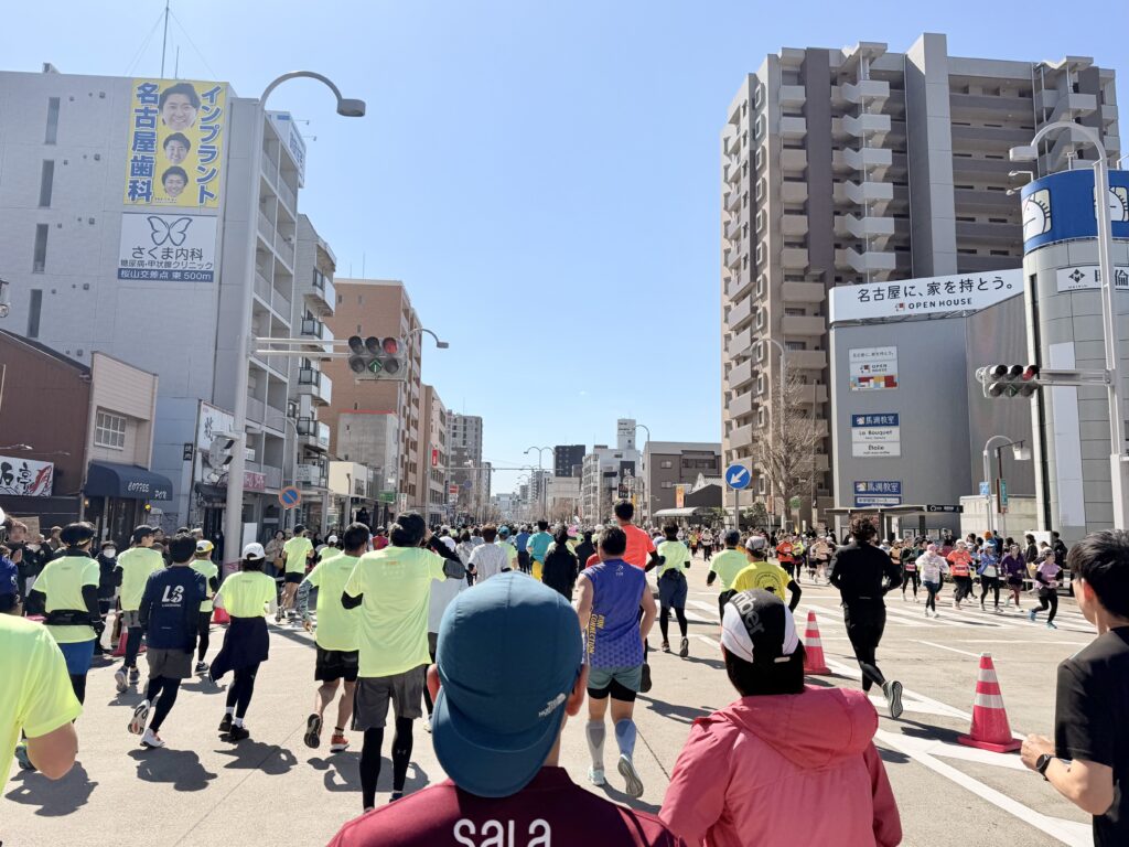 名古屋シティマラソン 御器所交差点にて
