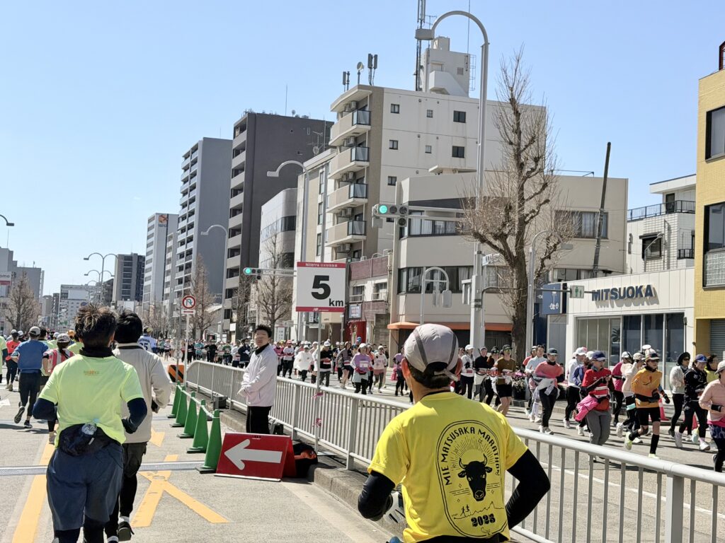 名古屋シティマラソン 5km地点を通過