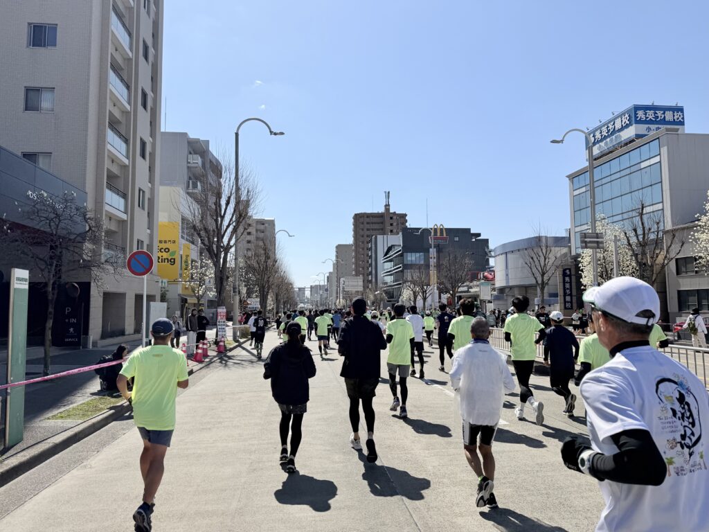 名古屋シティマラソン ナゴヤRUNのランナーと分かれてより広々に