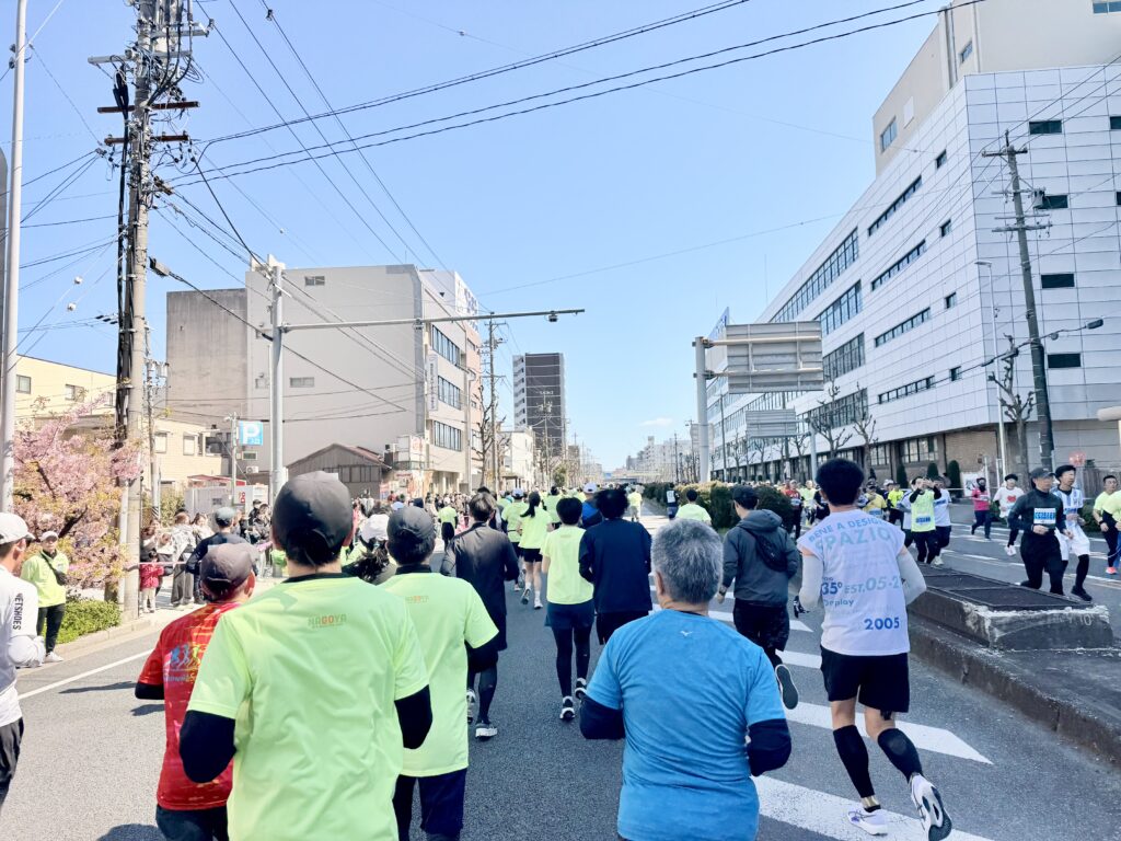 名古屋シティハーフマラソン 折り返し地点通過直後