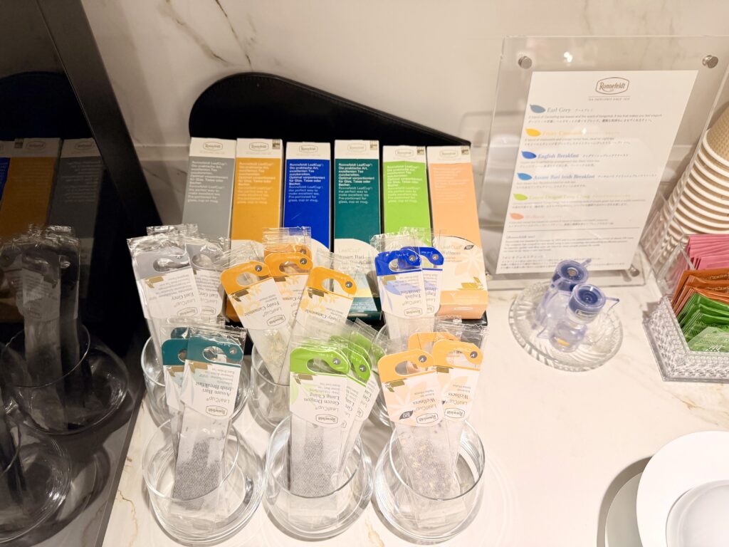 名古屋観光ホテル エスパシオラウンジ 紅茶はロンネフェルト