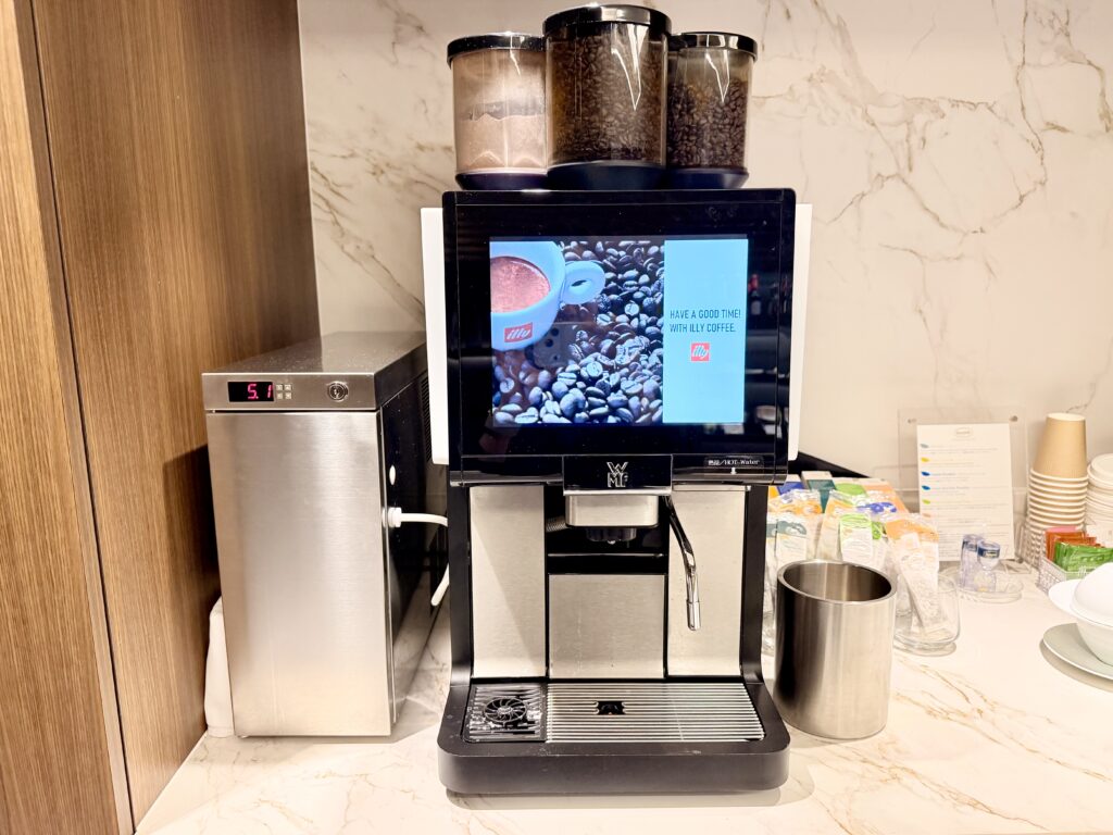 名古屋観光ホテル エスパシオラウンジ カフェマシン