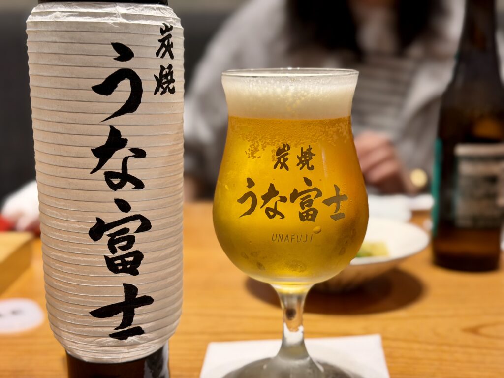 うな富士 提灯と生ビール