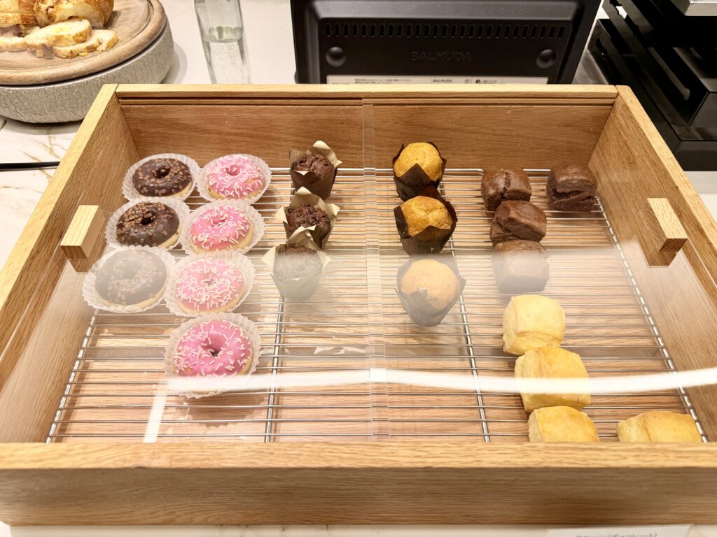 名古屋観光ホテル エスパシオラウンジ ナイトキャップの焼き菓子