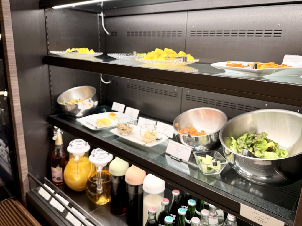 名古屋観光ホテル エスパシオラウンジ ナイトキャップのコールドミールコーナー