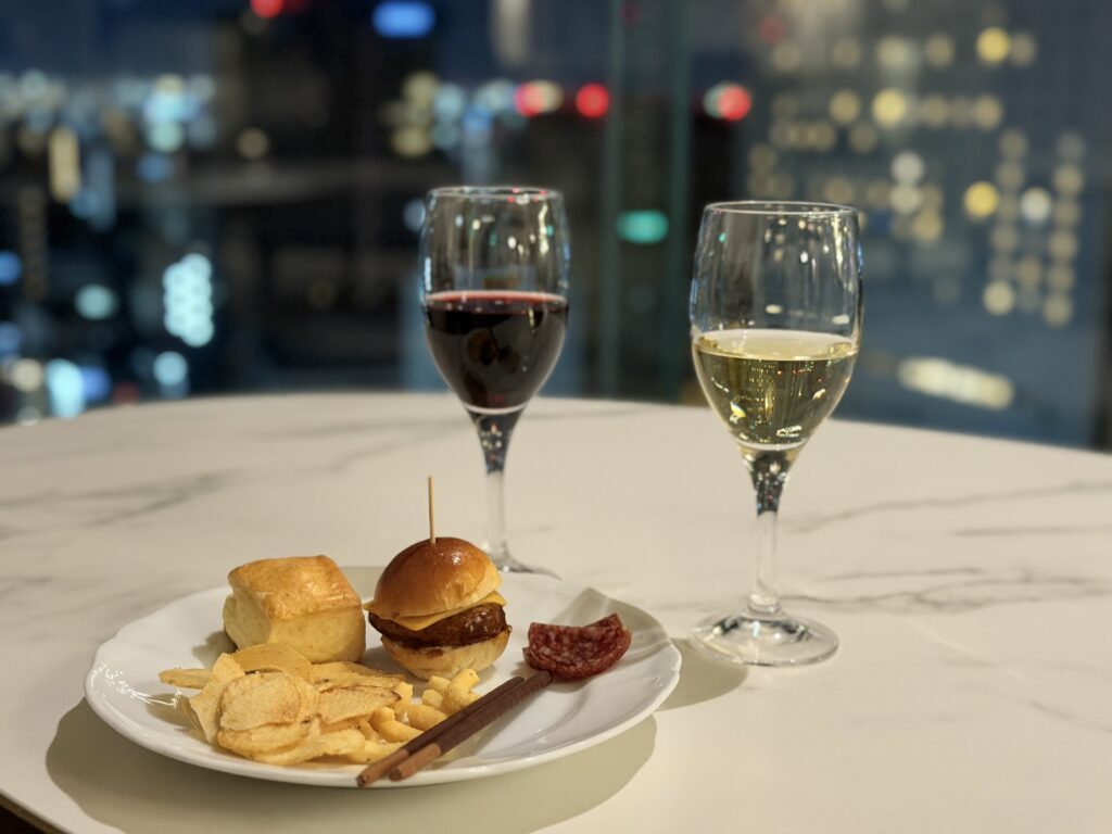 名古屋観光ホテル エスパシオラウンジ ナイトキャップの様子