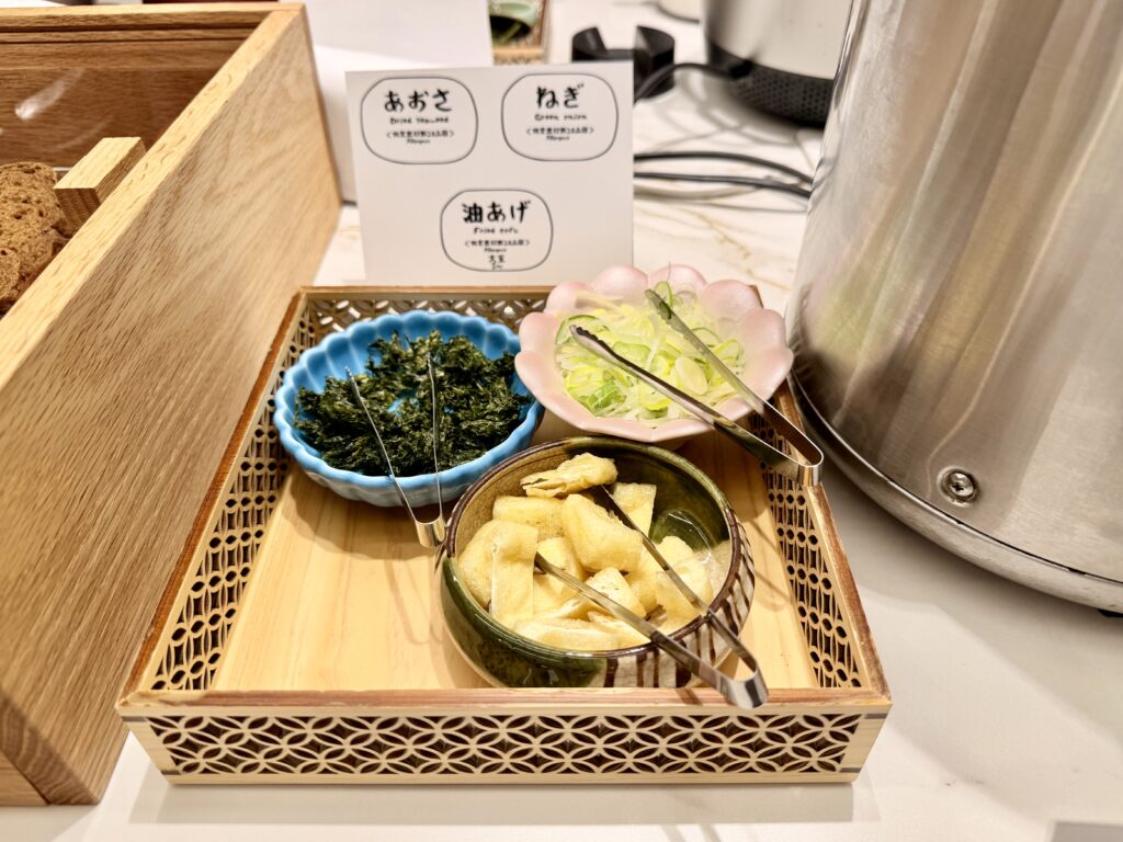 名古屋観光ホテル エスパシオラウンジ 朝食 お味噌汁のトッピング