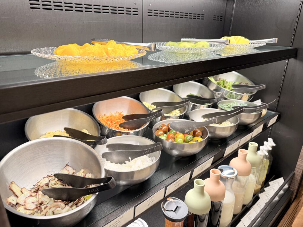 名古屋観光ホテル エスパシオラウンジ 朝食サラダコーナー